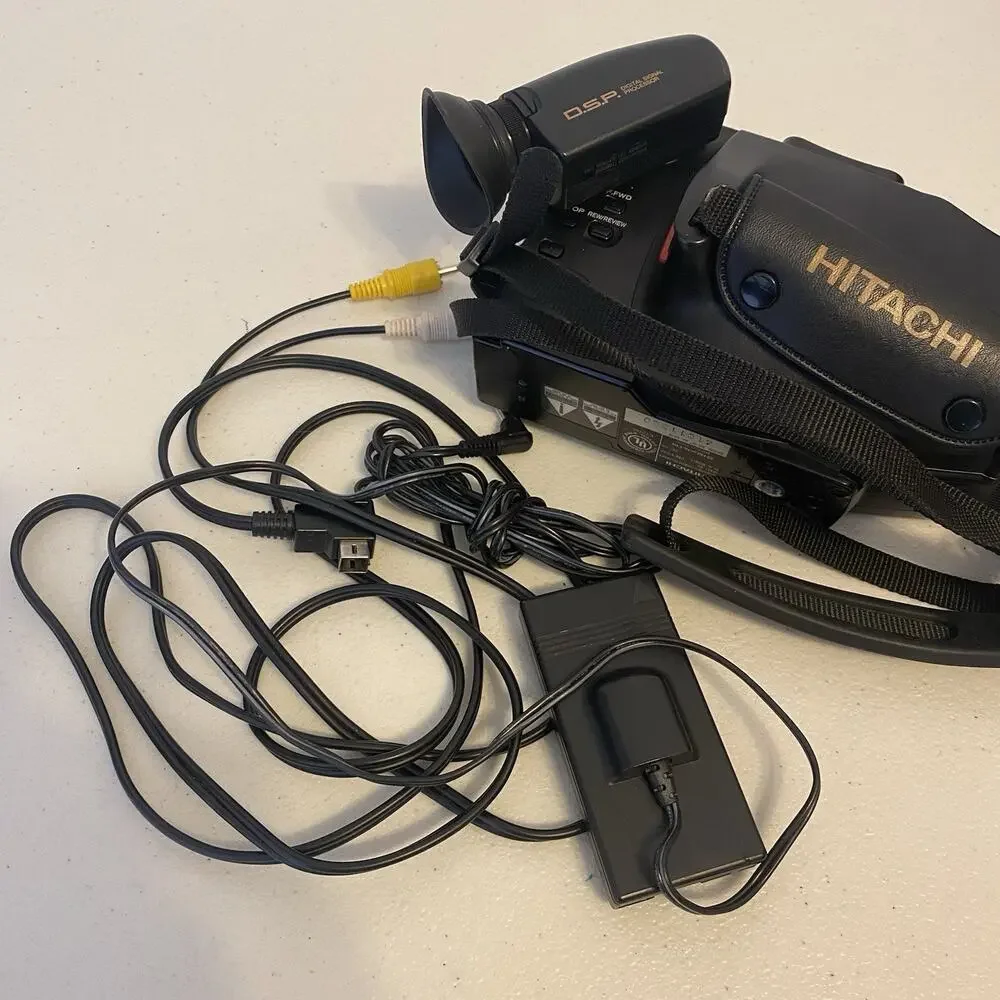 Hitachi VM-E54A 24X Digital Zoom Cam Cord VHS Movie Camera Recorder Vintage